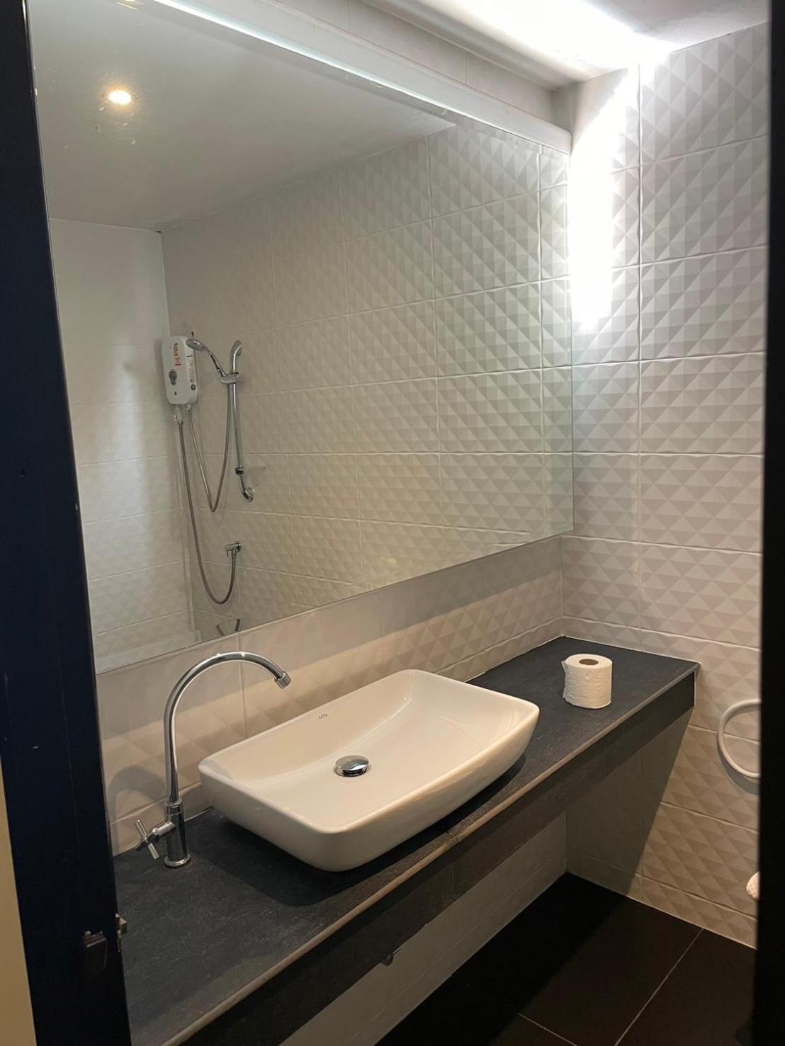 Azz Hotel Τσιάνγκ Μάι Εξωτερικό φωτογραφία