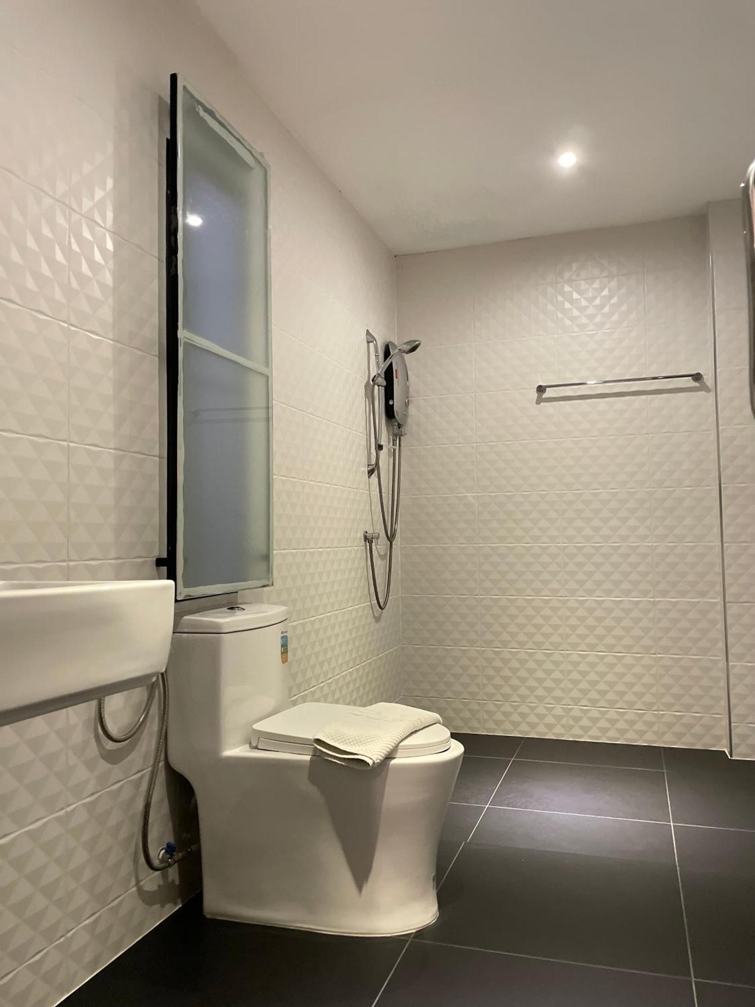 Azz Hotel Τσιάνγκ Μάι Εξωτερικό φωτογραφία